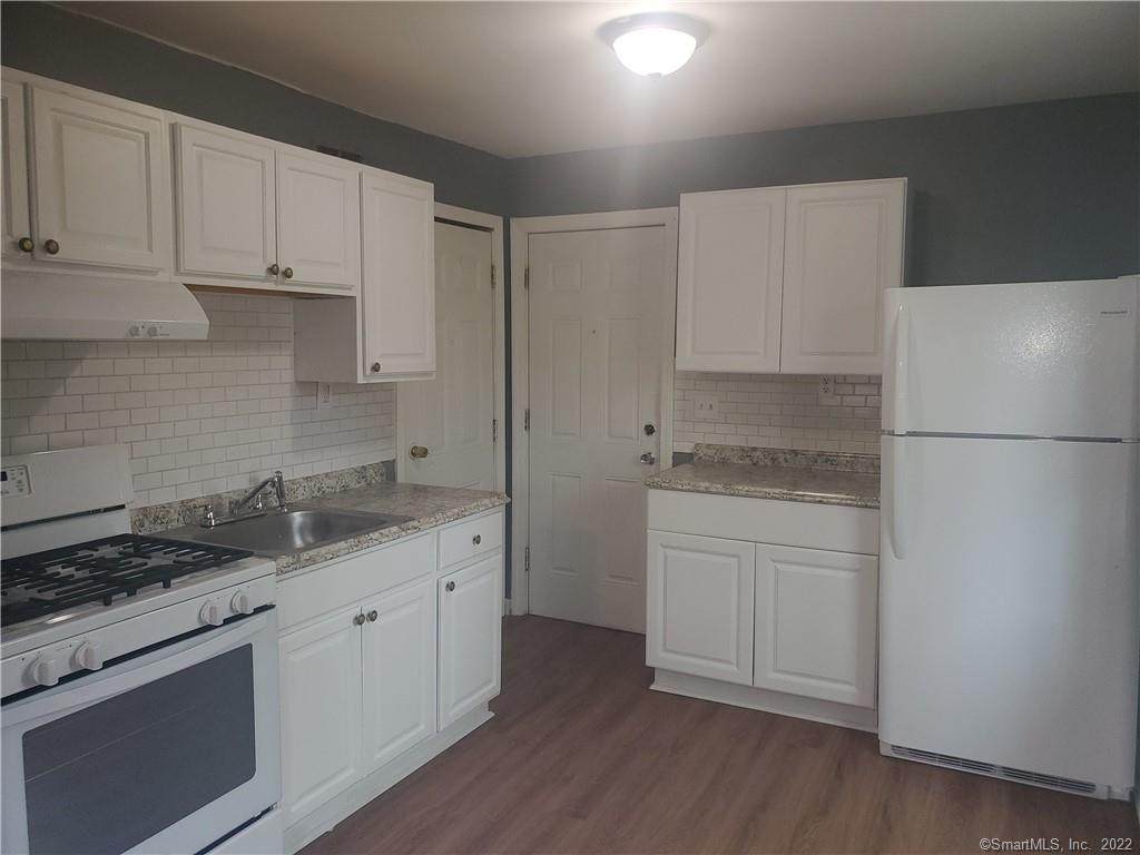 191 Dupont Place - Photo 1