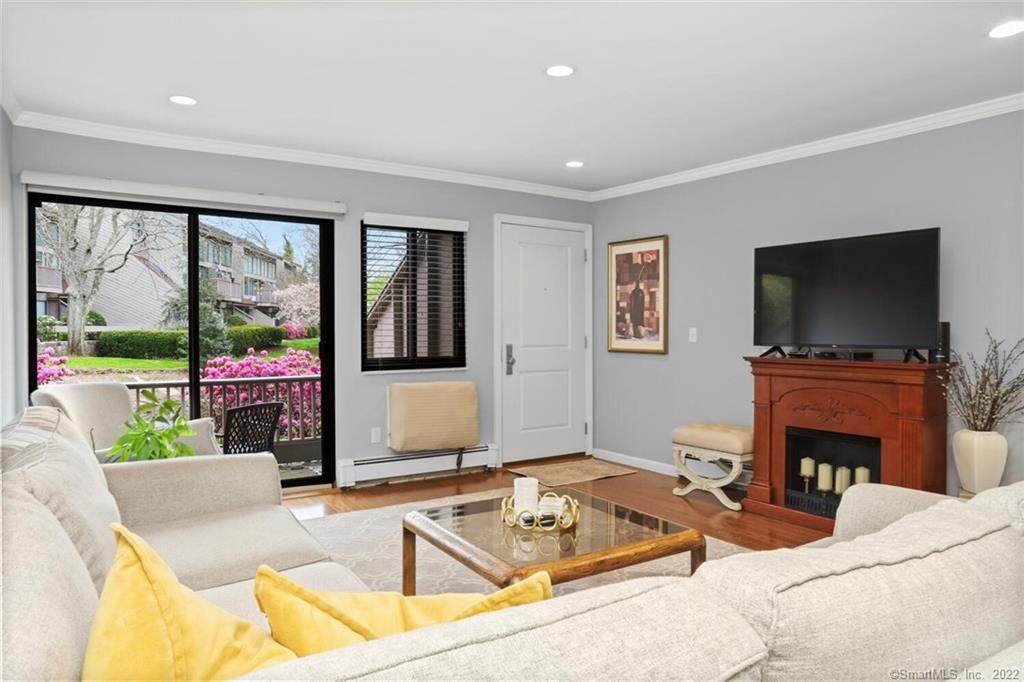 1465 Putnam Avenue - Photo 1