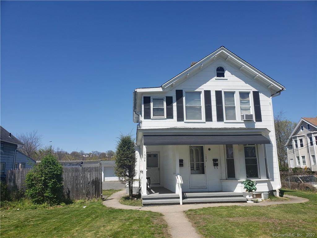 1606 Baldwin Street - Photo 1