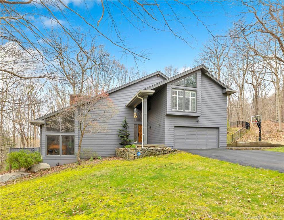 10 Putnam Hill Drive - Photo 1