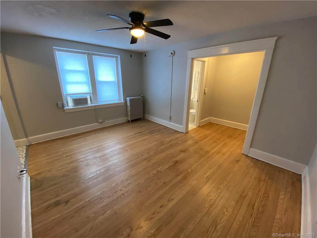 100 Howe Street - Photo 1