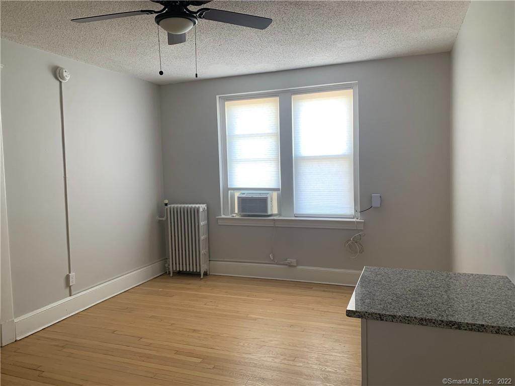 100 Howe Street - Photo 1