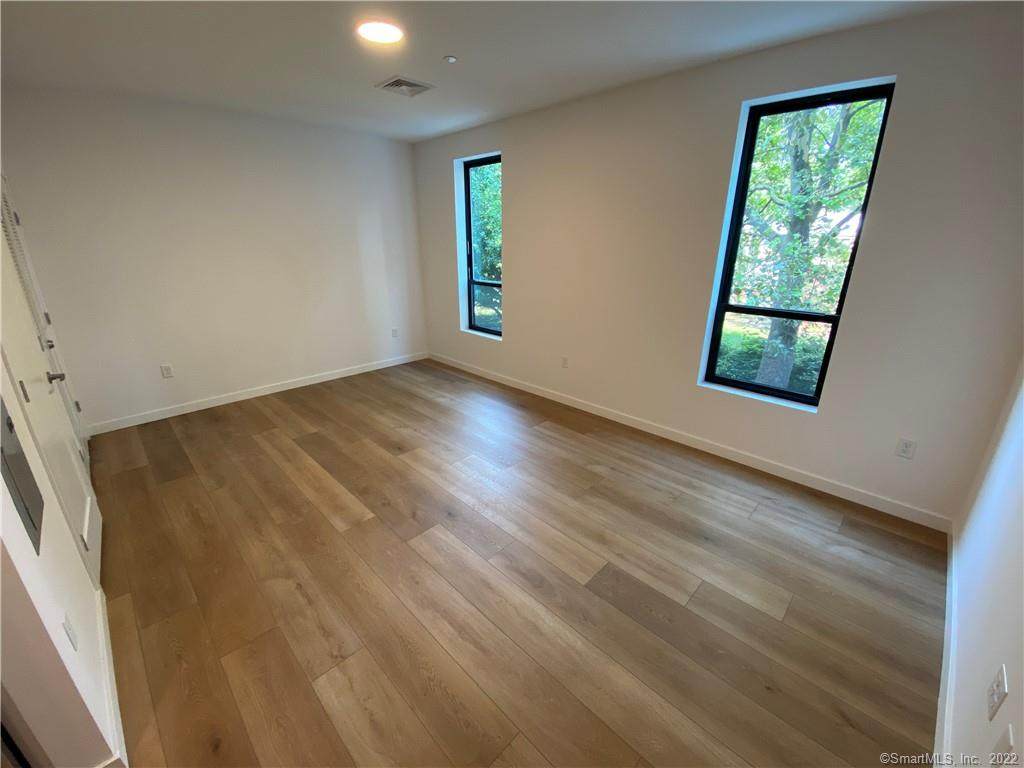 104 Howe Street - Photo 1