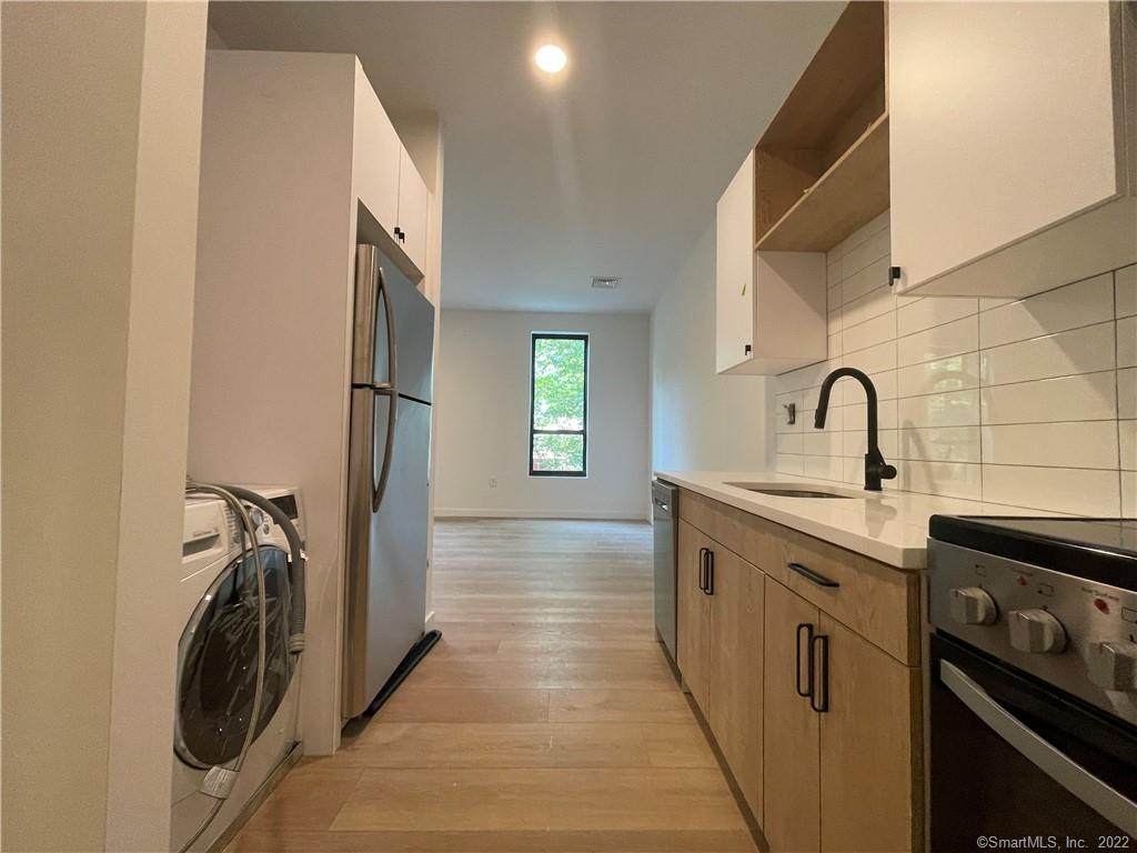 104 Howe Street - Photo 1