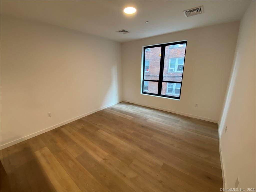 104 Howe Street - Photo 1