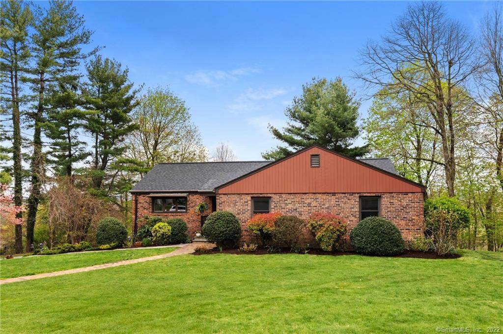 32 Skyline Drive - Photo 1