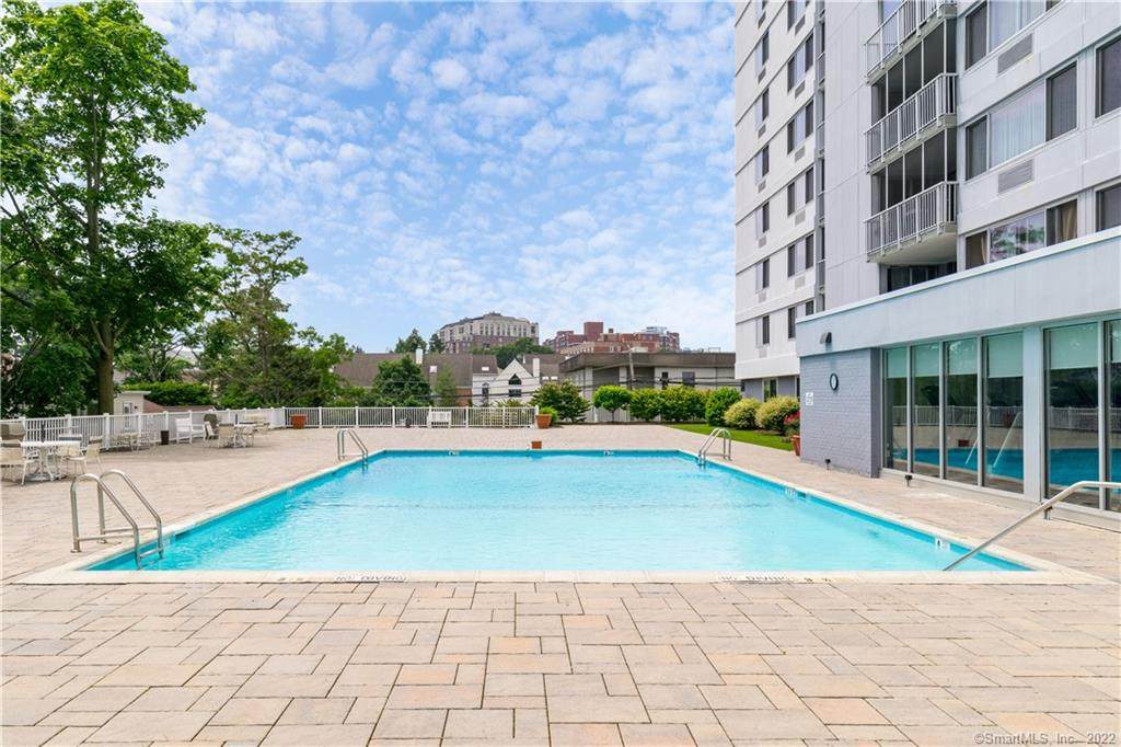 1 Strawberry Hill Avenue - Photo 1