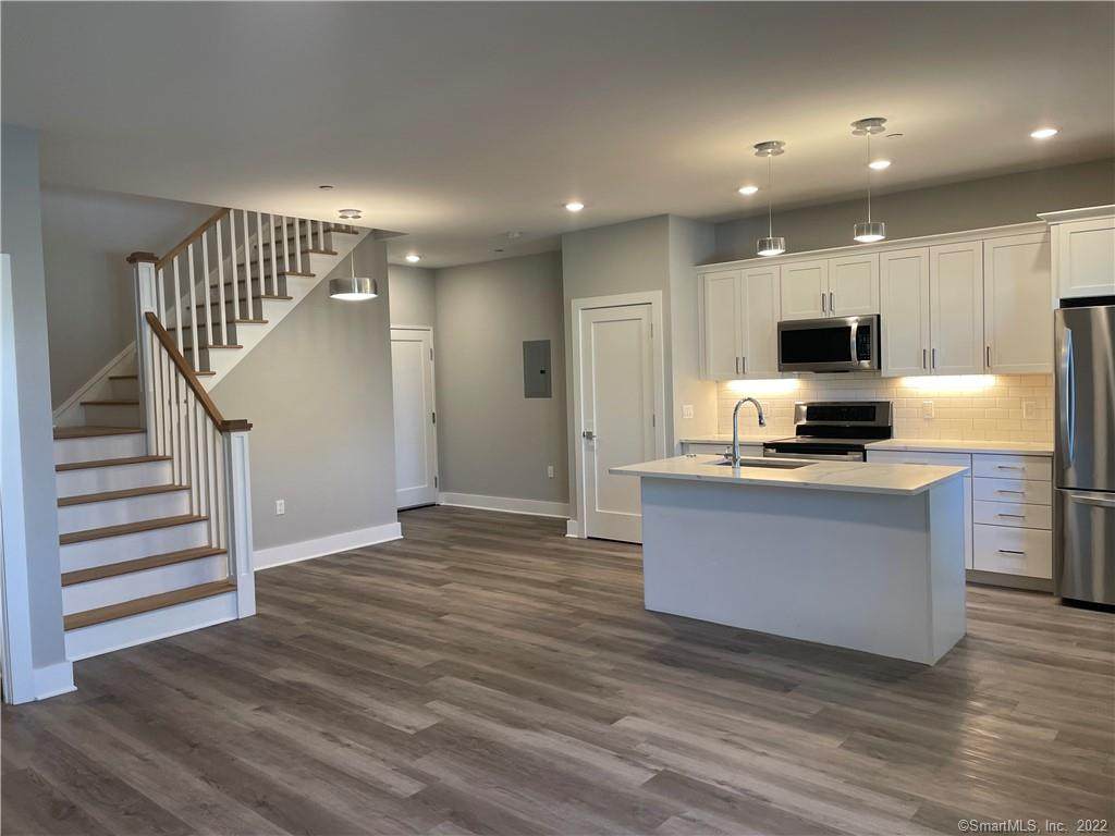 783 Kings Highway - Photo 1