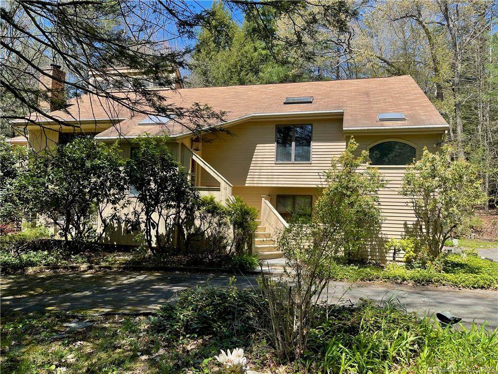 40 Woodhaven Drive - Photo 1