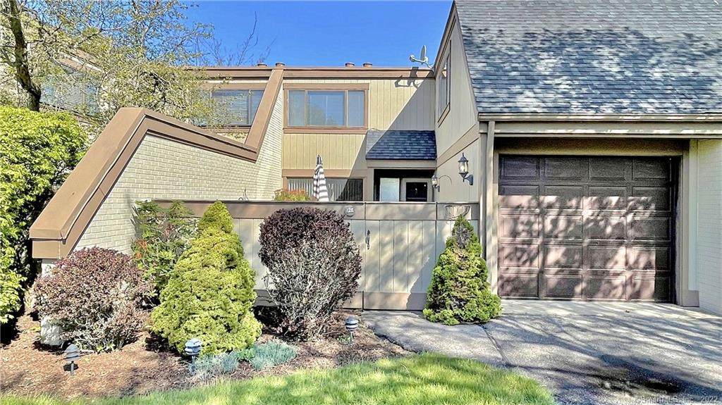 85 Viscount Drive - Photo 1