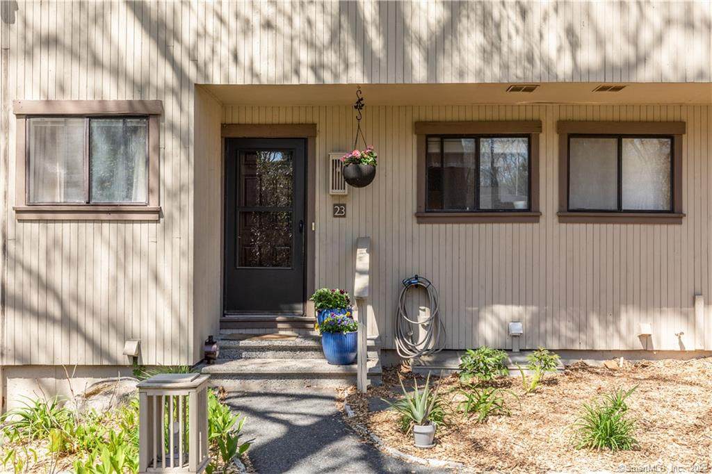 23 Upper Commons - Photo 1