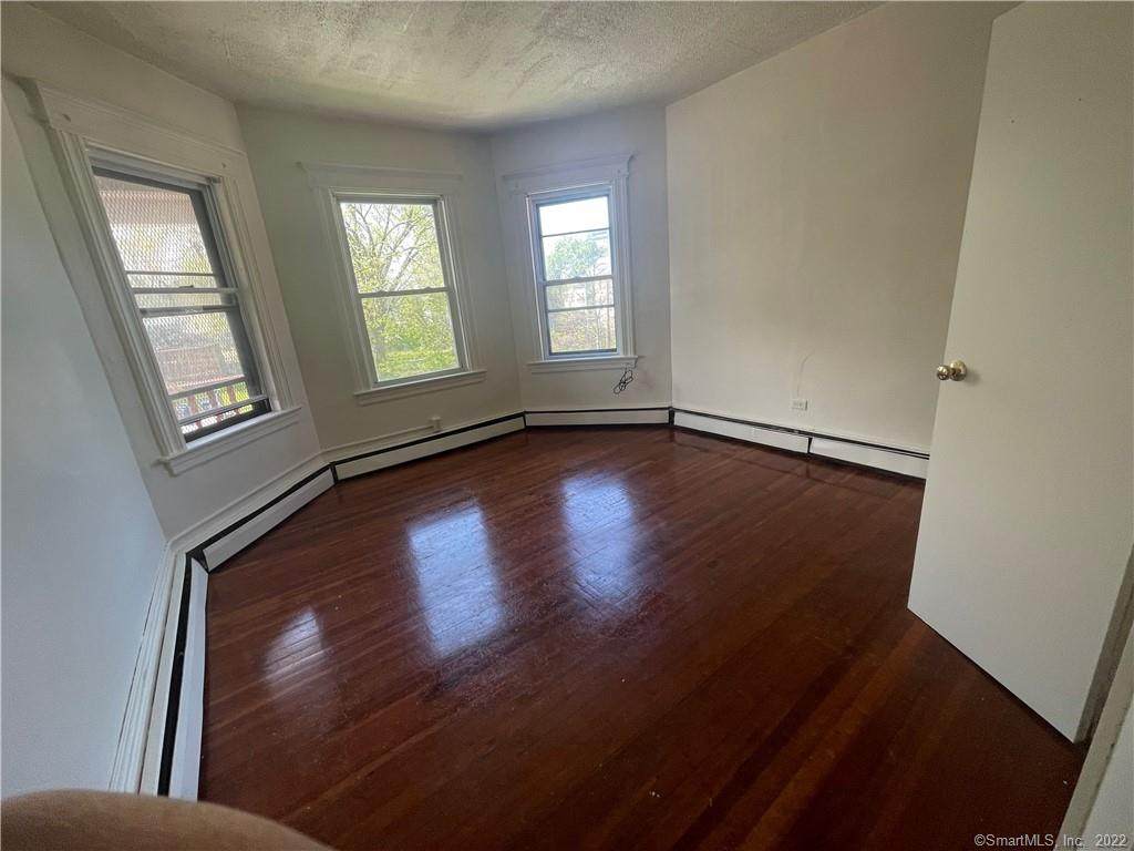 54 Cabot Street - Photo 1