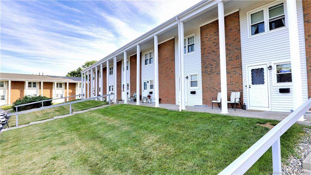 109 Seemans Lane - Photo 1