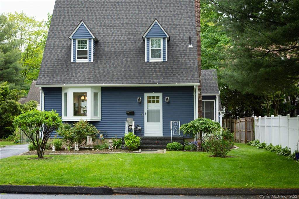 1346 Stratfield Road - Photo 1