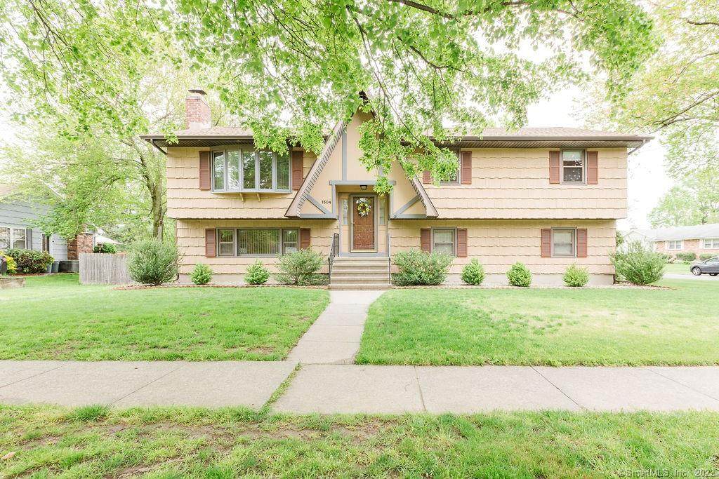 1504 Huntington Road - Photo 1