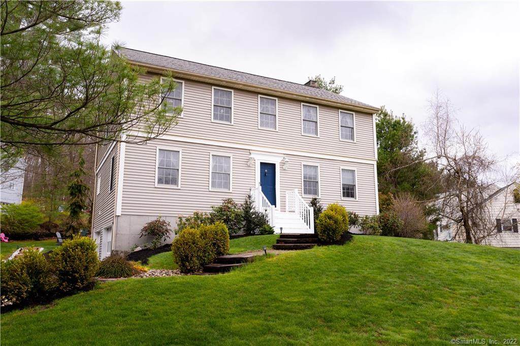 2 Stuart Drive - Photo 1