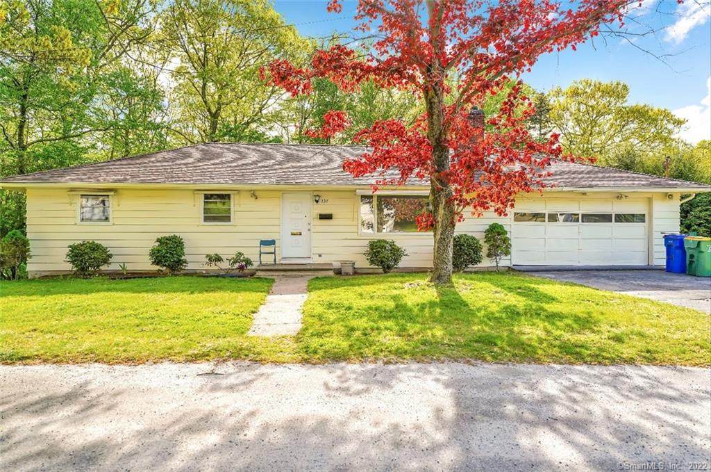137 Parklawn Drive - Photo 1