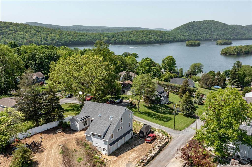 22 Candlewood Heights - Photo 1