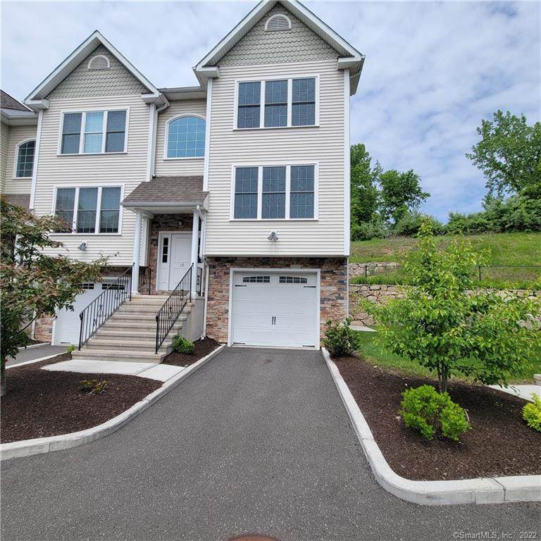 19 Oak Meadows Drive - Photo 1