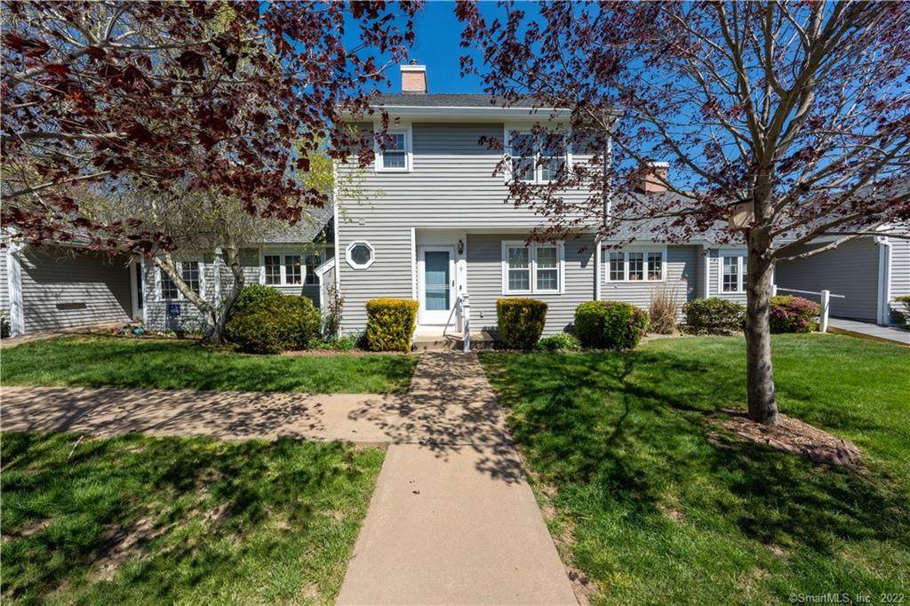 9 Lebanon Square - Photo 1