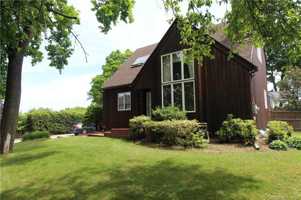 11 Vollmer Avenue - Photo 1