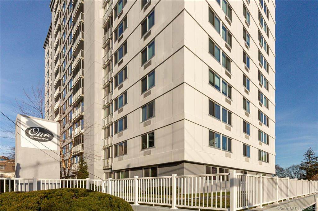 1 Strawberry Hill Avenue - Photo 1