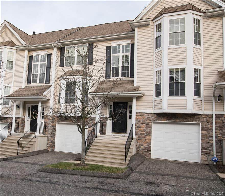 902 Sienna Drive - Photo 1