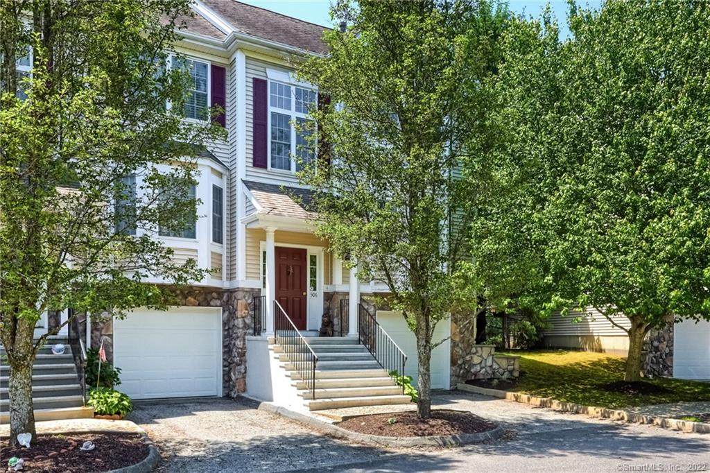 506 Larson Drive - Photo 1