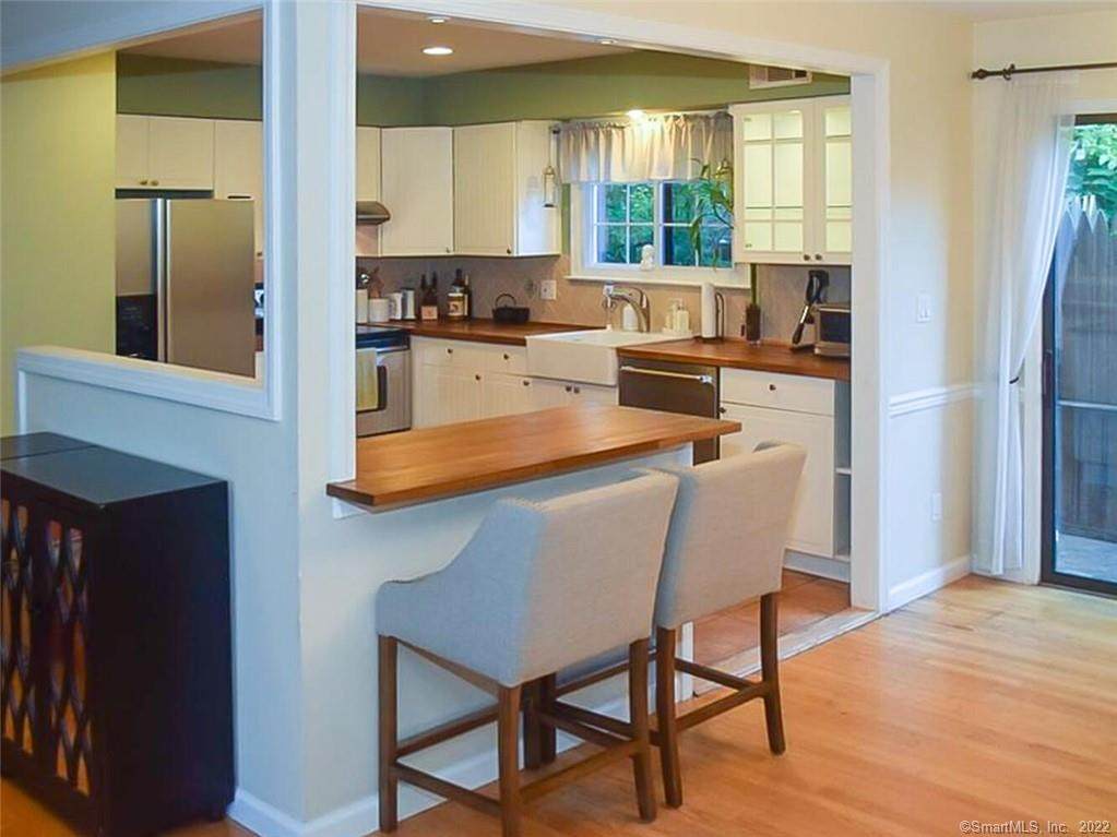 44 Columbus Place - Photo 1