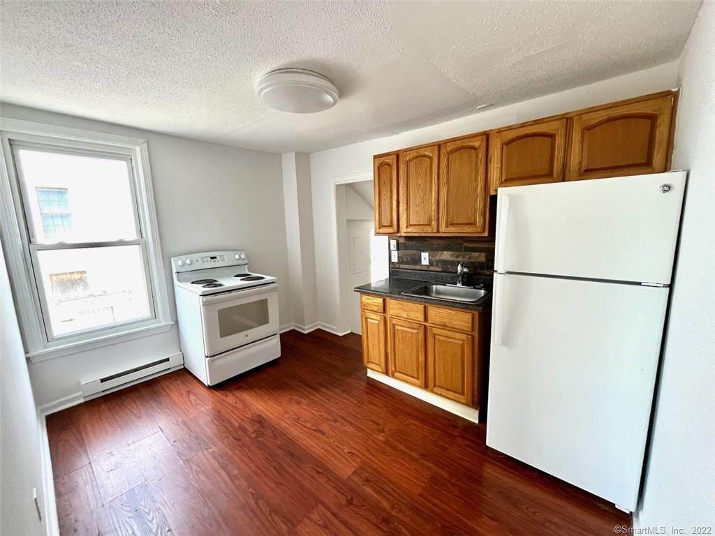 546 Main Street - Photo 1