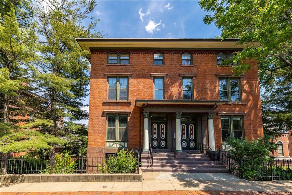 34 Charter Oak Place - Photo 1