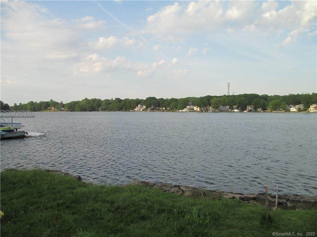 5 Lakeside Drive - Photo 1