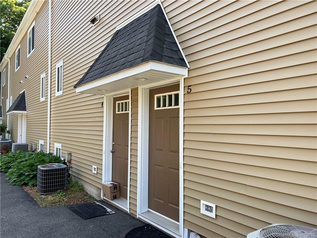 7 Woodbury Avenue - Photo 1