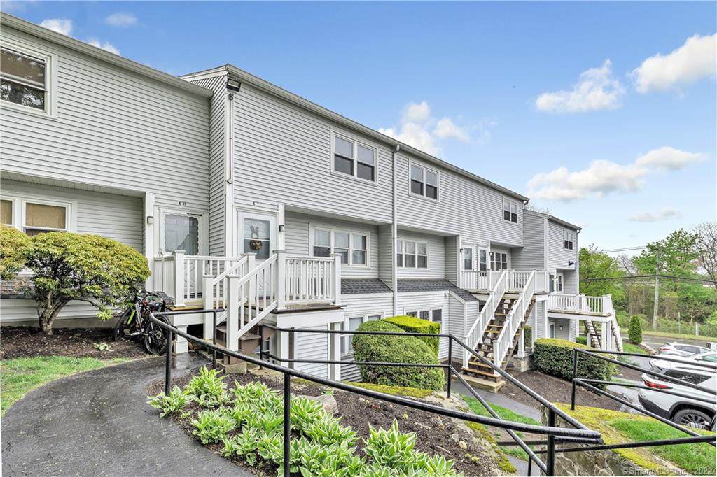 29 Van Buren Avenue - Photo 1