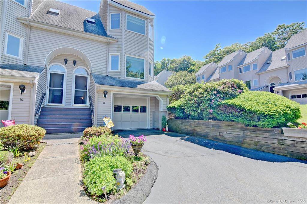 17 Lakeview Drive - Photo 1