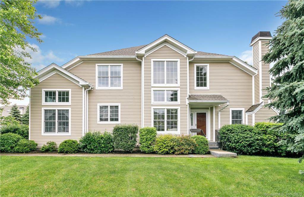 61 Regency Circle - Photo 1