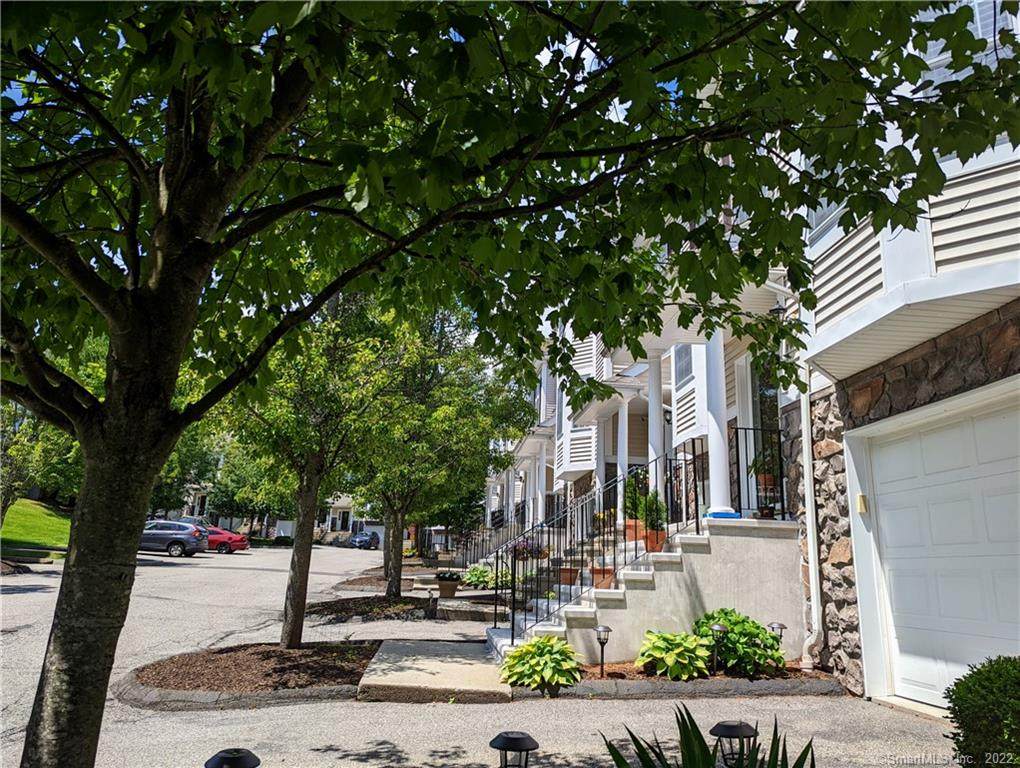 1605 Larson Drive - Photo 1