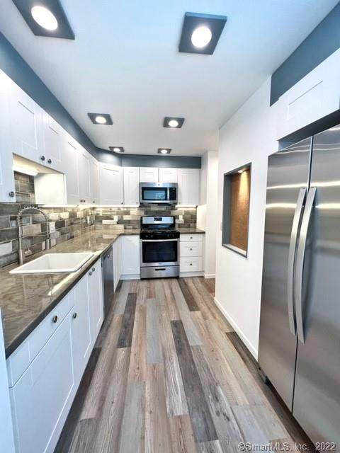 604 Foxboro Drive - Photo 1