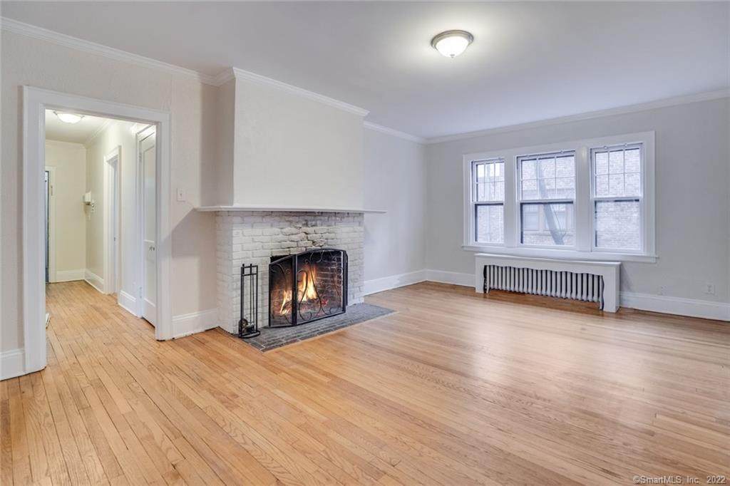 816 Farmington Avenue - Photo 1