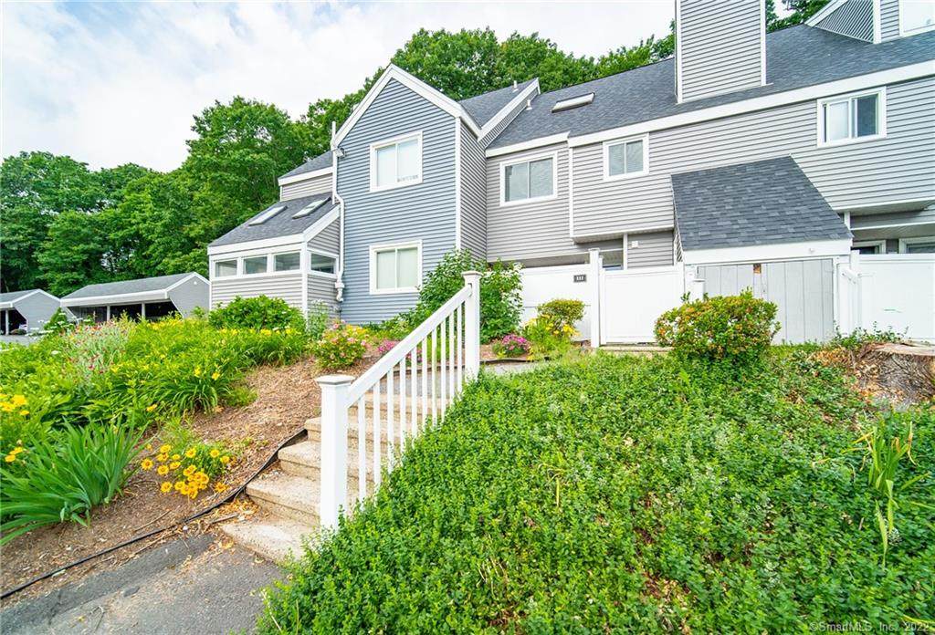 111 Country Place - Photo 1