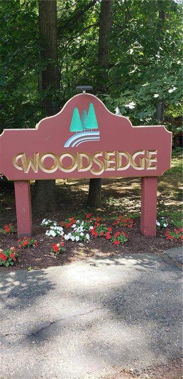 15 Woodsedge Drive - Photo 1