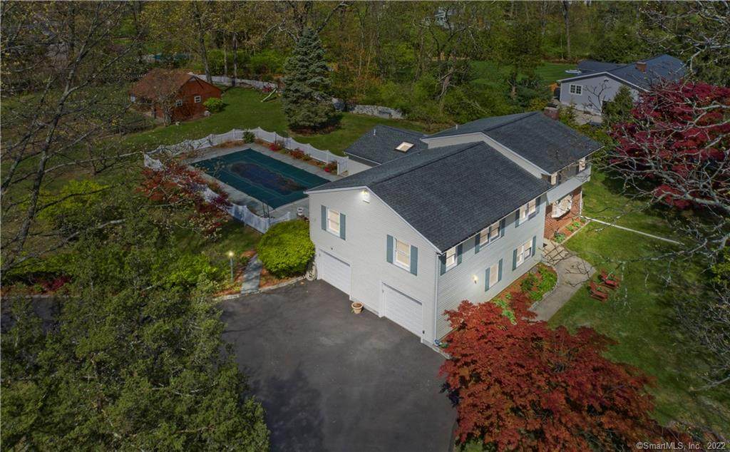 111 Comstock Hill Avenue - Photo 1