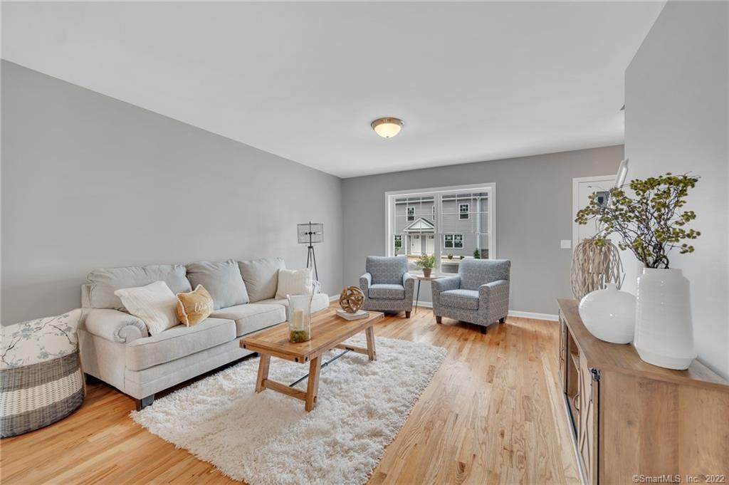 88 Woodhouse Avenue - Photo 1