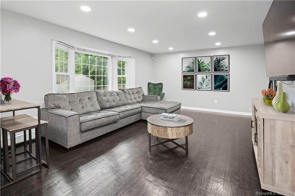 64 Janet Circle - Photo 1