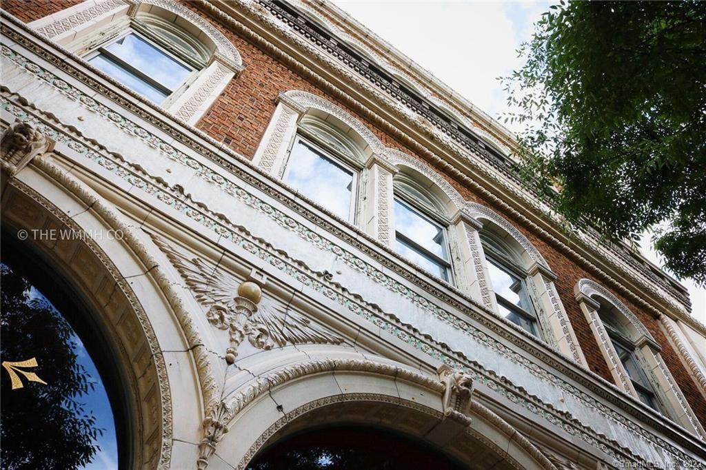 132 Temple Street - Photo 1