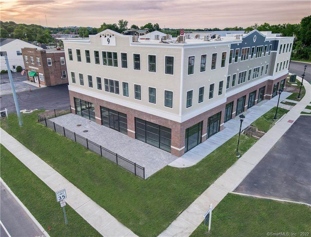 9 Steele Boulevard - Photo 1