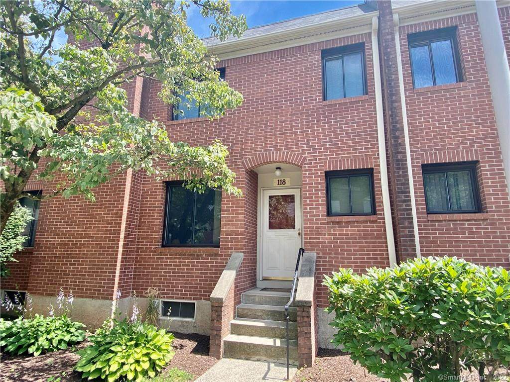 118 Promenade Drive - Photo 1