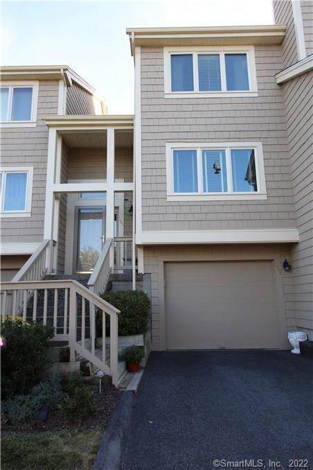 12 Boulevard Drive - Photo 1