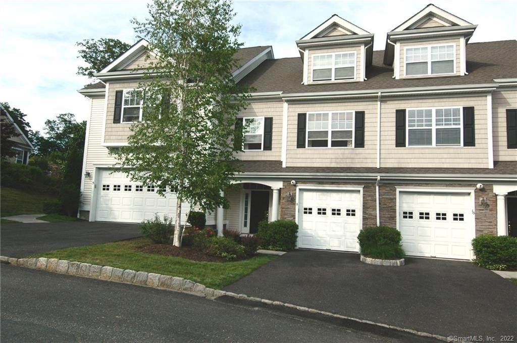 8 Ridgewood Drive - Photo 1