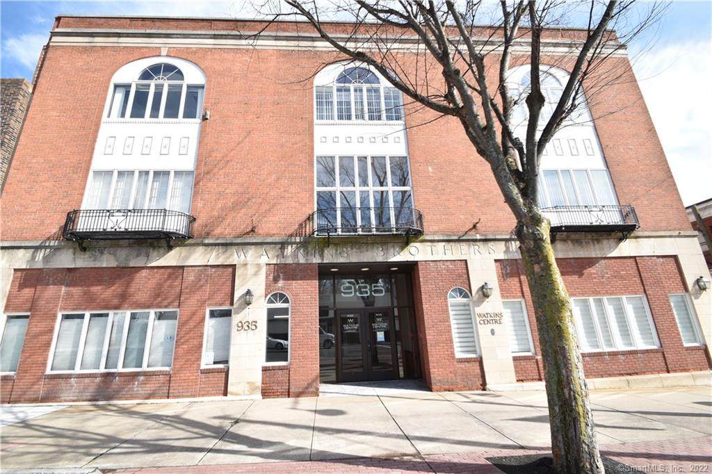 935 Main Street - Photo 1